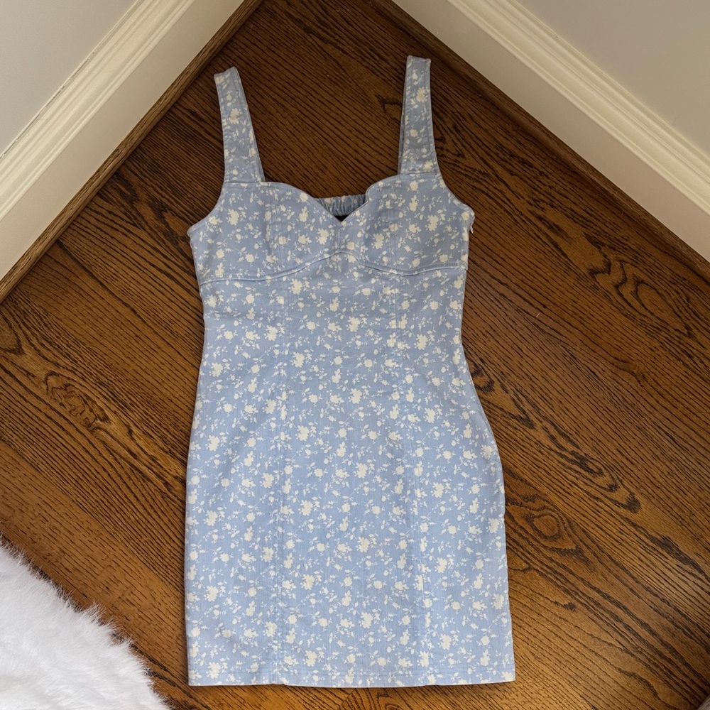 Forever 21 Light Blue Floral Sweetheart Mini Dress